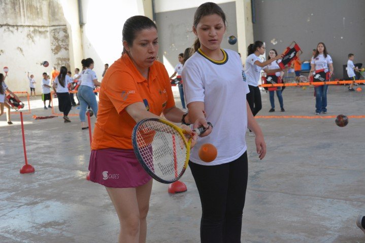 Alunos da Rede Municipal participam do Circuito “Tênis Para Todos”