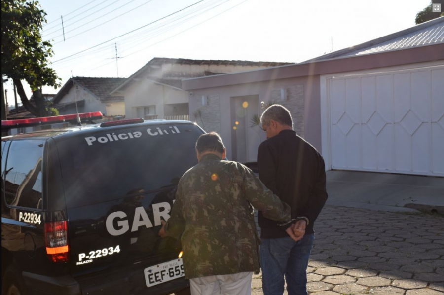 Em hotel, homem é preso acusado de pedofilia