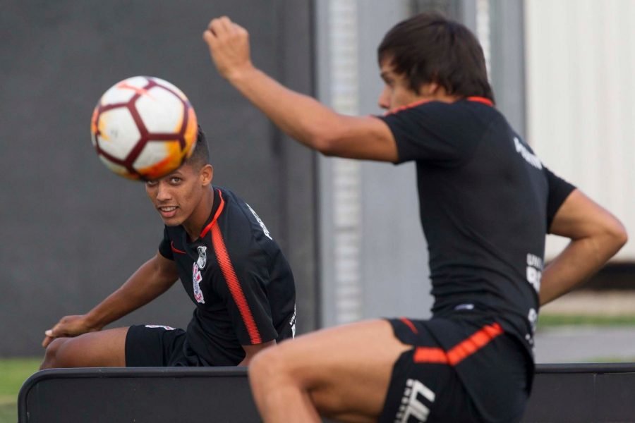 Dentro de casa, Corinthians encara o Independiente para manter a liderança do grupo