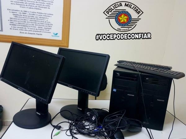 Ladrões invadem escola pelo telhado e furtam computadores