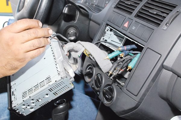 Curso gratuito de técnicas para instalação de som automotivo está com inscrições abertas em Pratânia