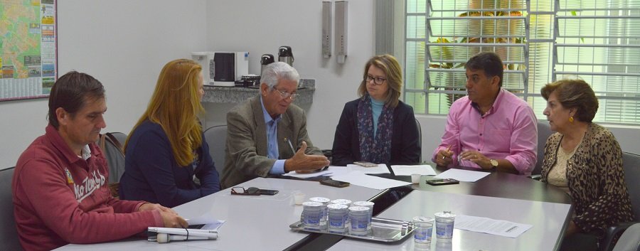 Após reclamações, representante da CPFL participa de encontro na Câmara Municipal