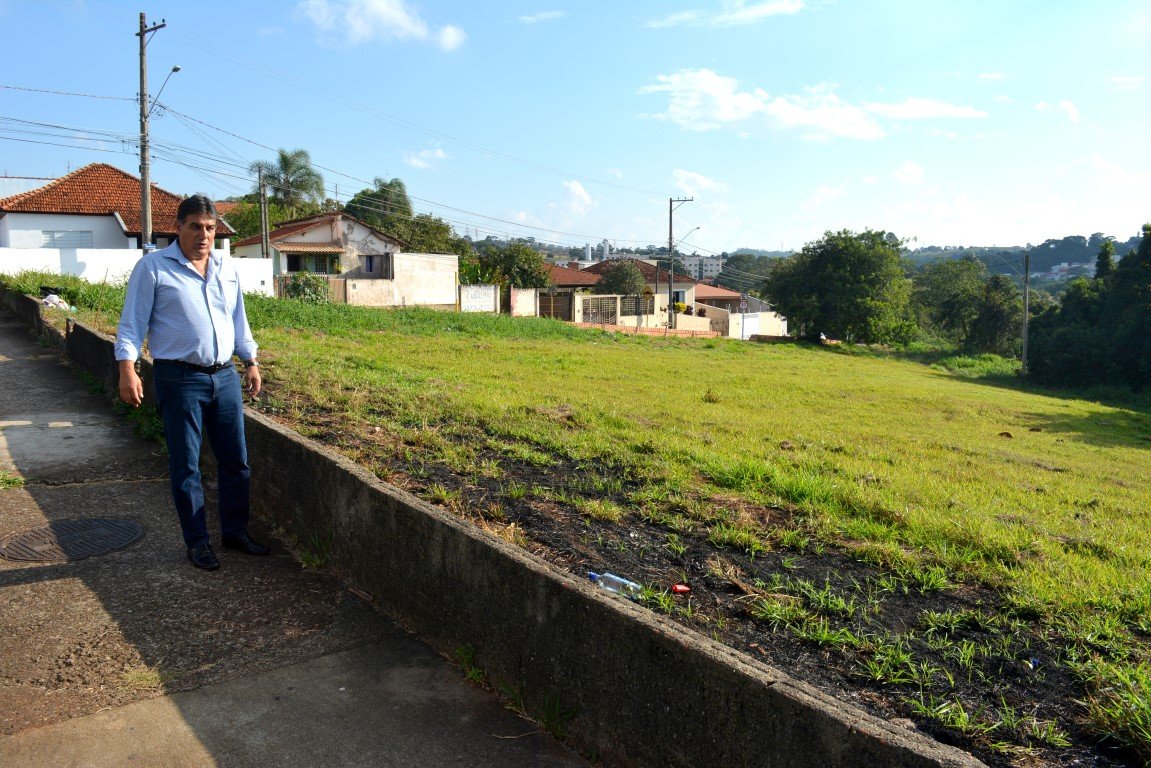 Vereador pede implantação de praça de lazer na Vila Aparecida