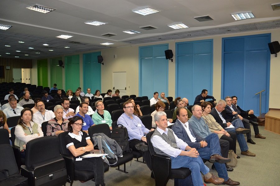 Mesmo em greve, Unesp de Botucatu recebe Seminário de Planejamento e Avaliação Departamental