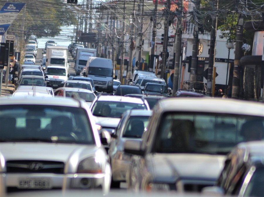 IPVA: pagamento com desconto a veículos com placa final 2 até terça-feira (14)