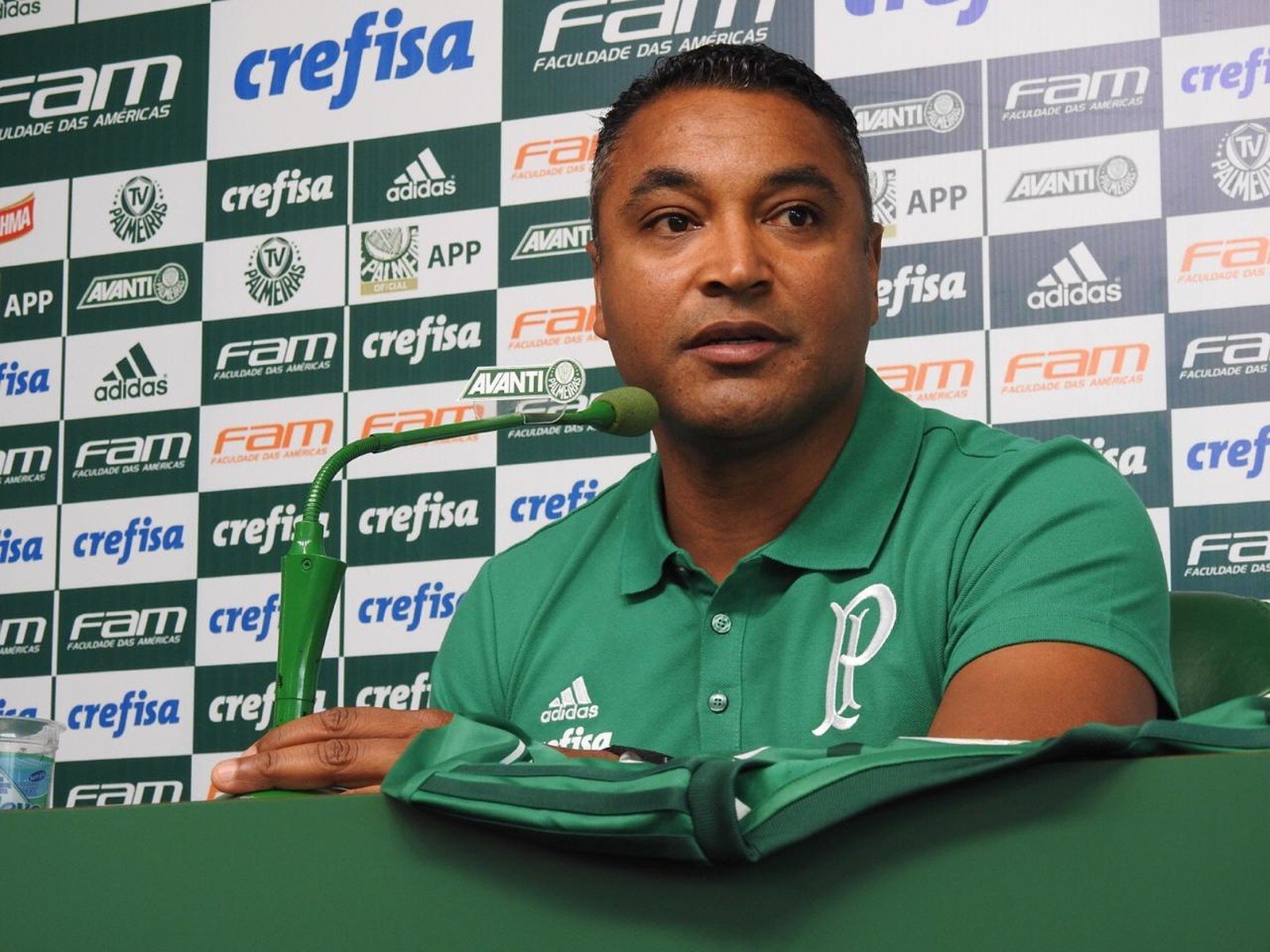 Roger Machado exalta vitória do Palmeiras em jogo decisivo no Sul