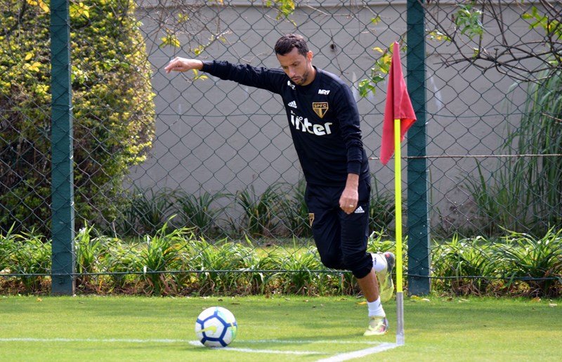 São Paulo encara o Grêmio podendo assumir a liderança do Brasileirão