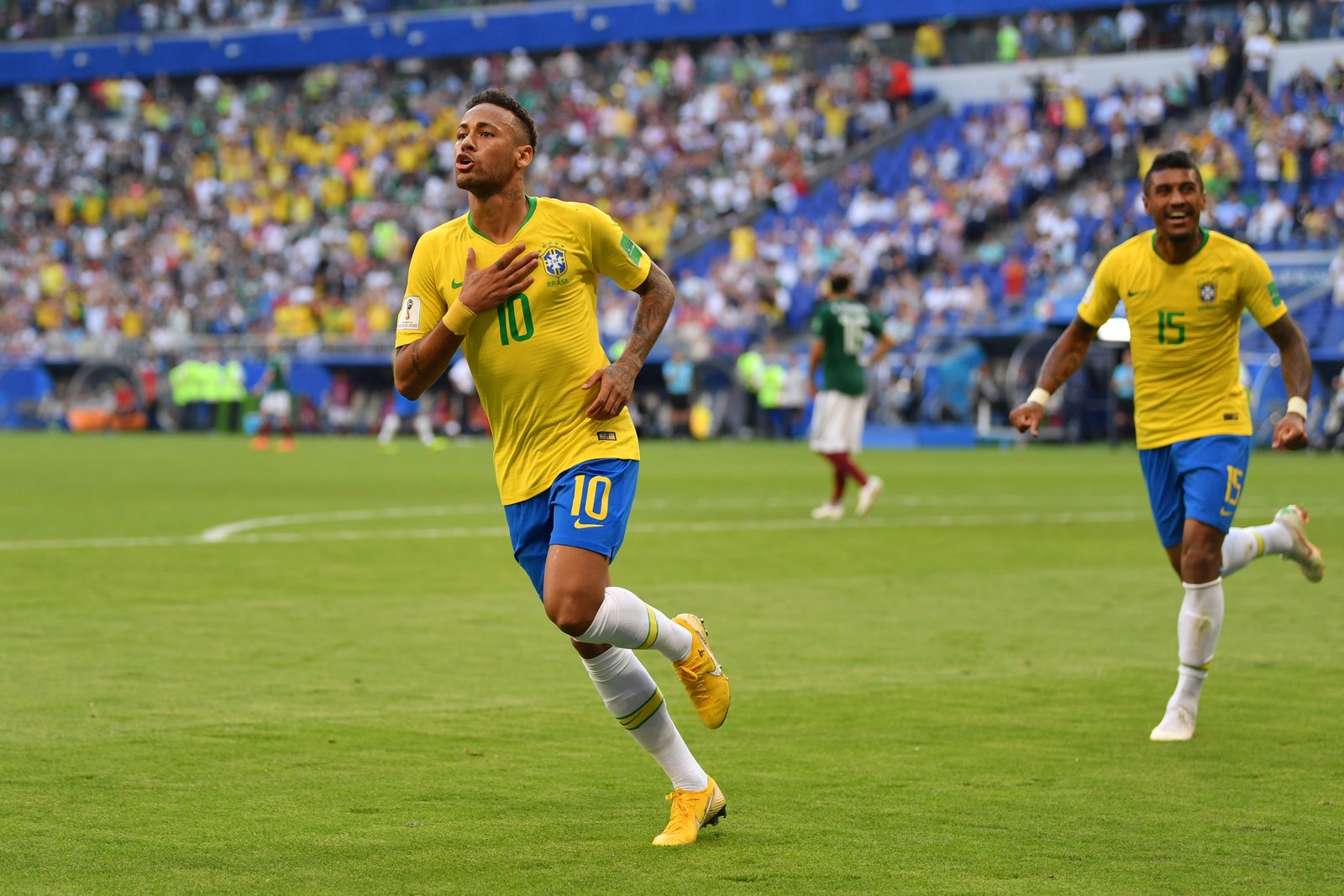 Brasil segura o ataque mexicano e vence por 2 a 0