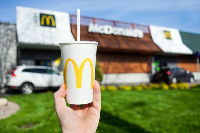 McDonald’s só entregará canudos de plásticos se o cliente pedir