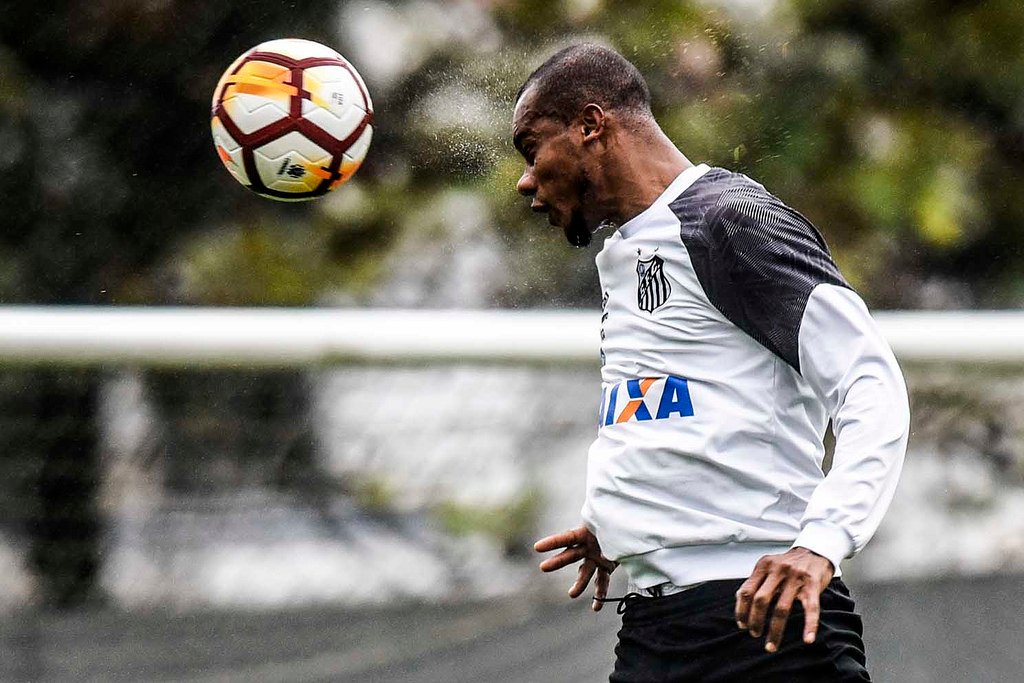 Com promessa de Pacaembu lotado, Santos enfrenta Independiente-ARG