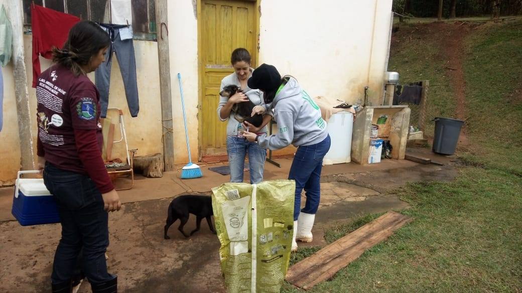 Campanha de vacina antirrábica visitará seis regiões rurais nesta quarta-feira, 08