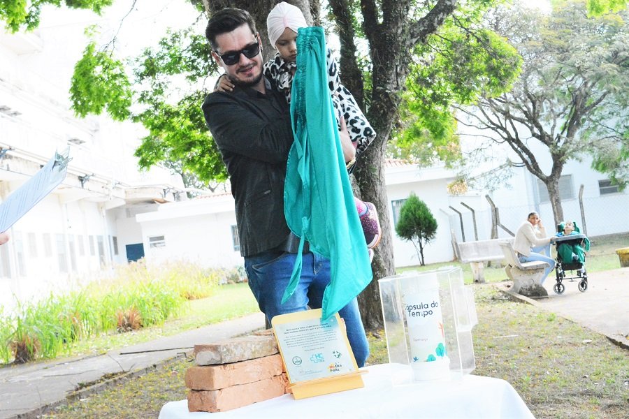 Espaço de Acolhimento Familiar do HC de Botucatu tem pedra fundamental lançada