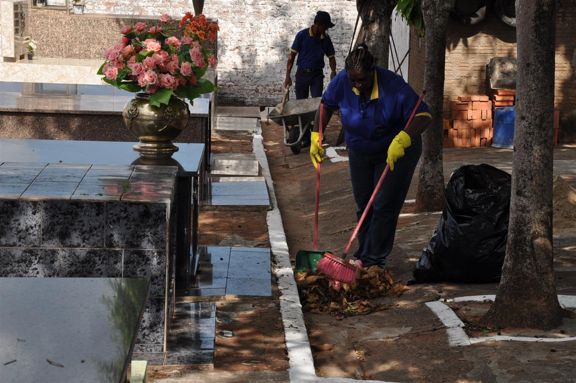 Limpeza de túmulos para Finados deve ser feita até o dia 30