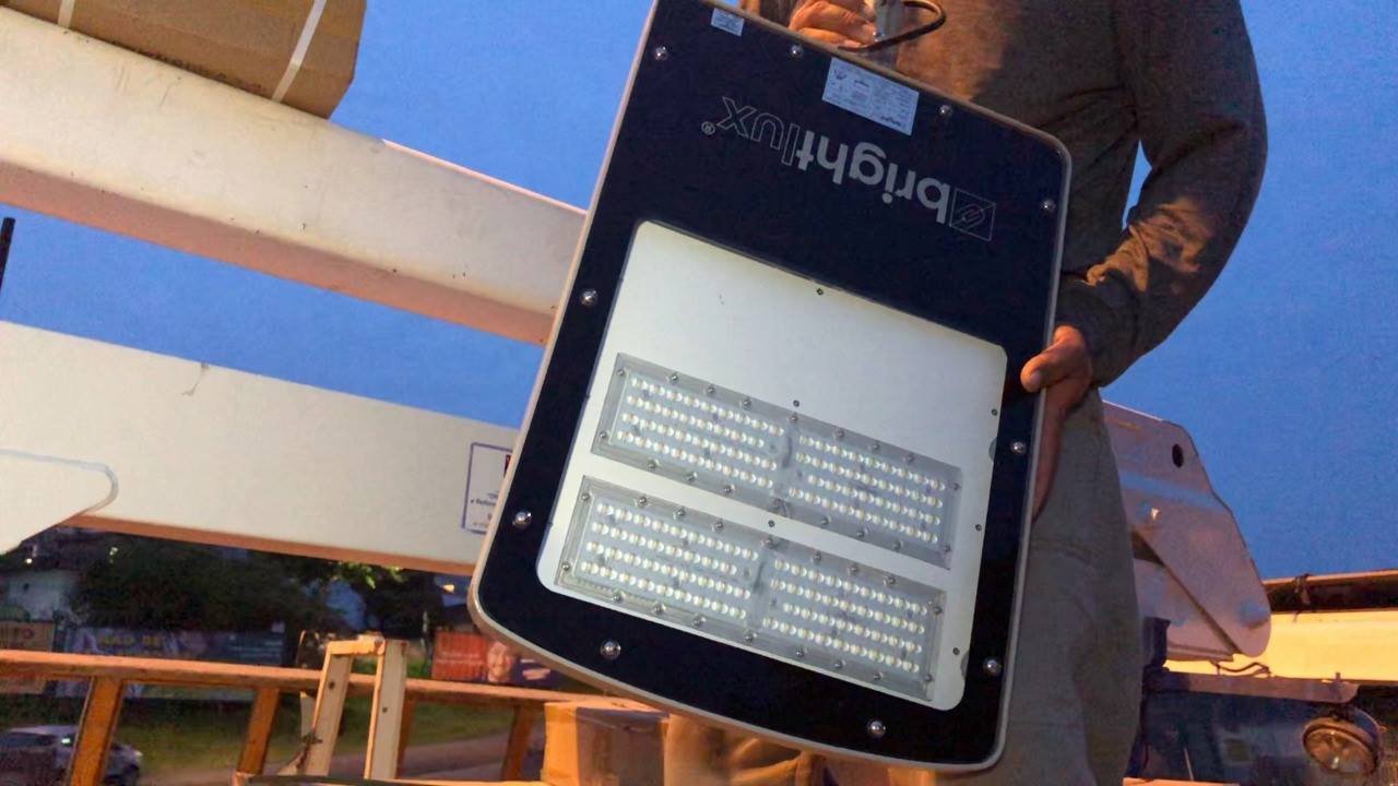 Rua Curuzu e Avenida Petrarca Bachi serão iluminadas por luminárias de LED