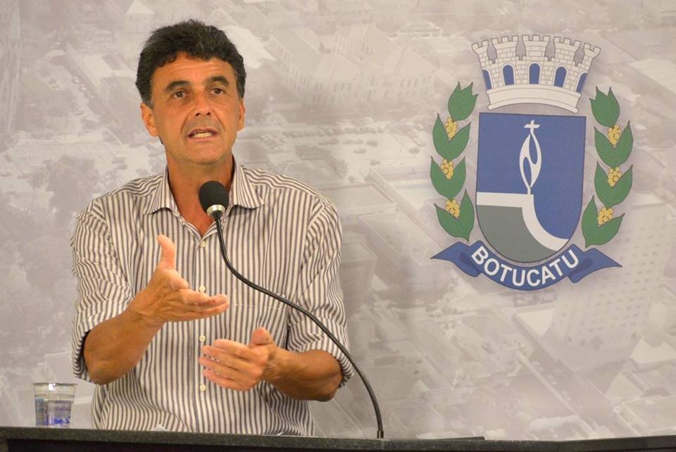 Mesa Diretora pede que Comissão de Ética analise atraso de vereador em sessão por causa de partida de futebol