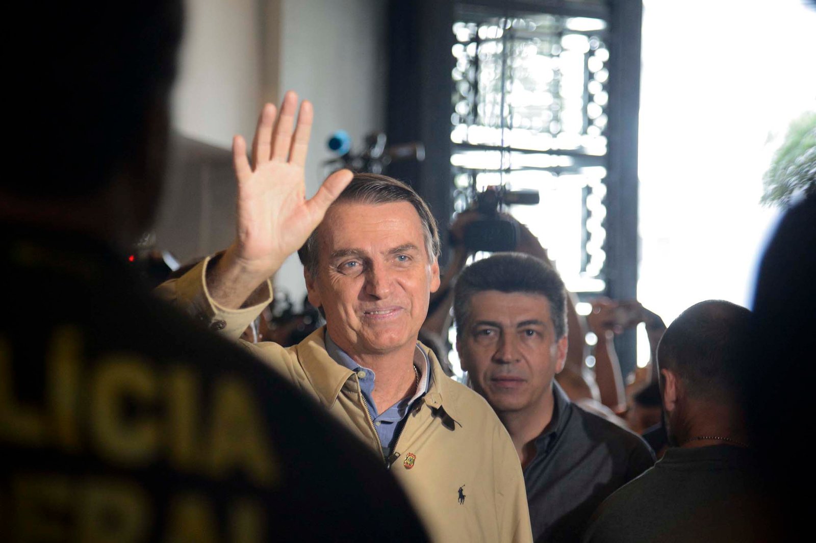 Bolsonaro pode participar de debate rápido, diz médico