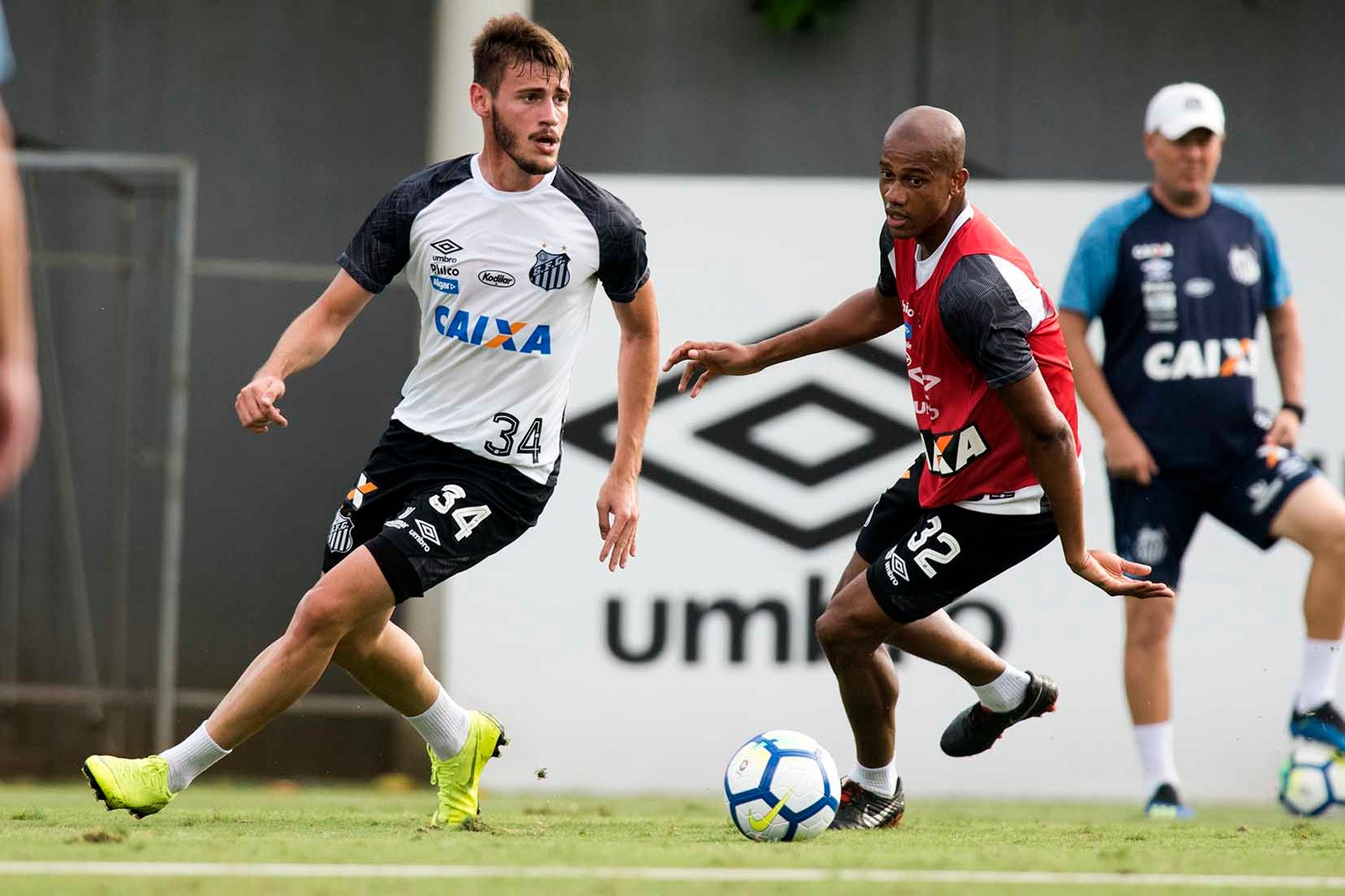 Pela 37ª rodada, Santos enfrenta o Atlético-MG na noite de sábado (24)