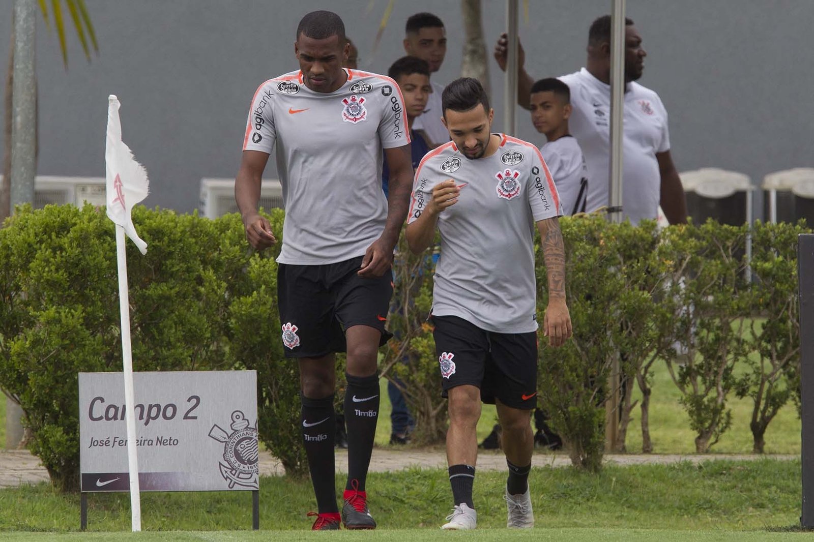 Corinthians enfrenta o Vasco para afastar o risco de rebaixamento