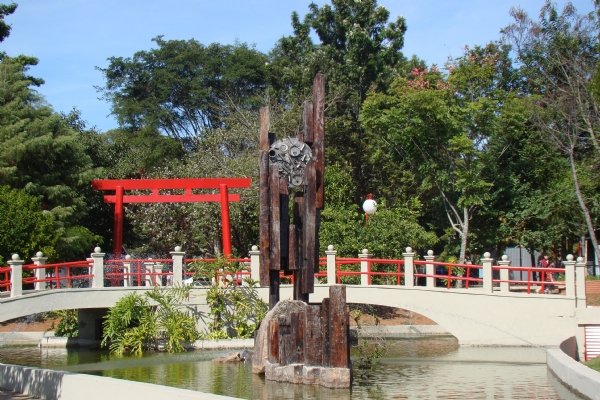 Praça Brasil-Japão contará com banheiros públicos