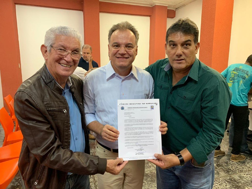 Vereadores apresentam ofício com demandas para deputado federal