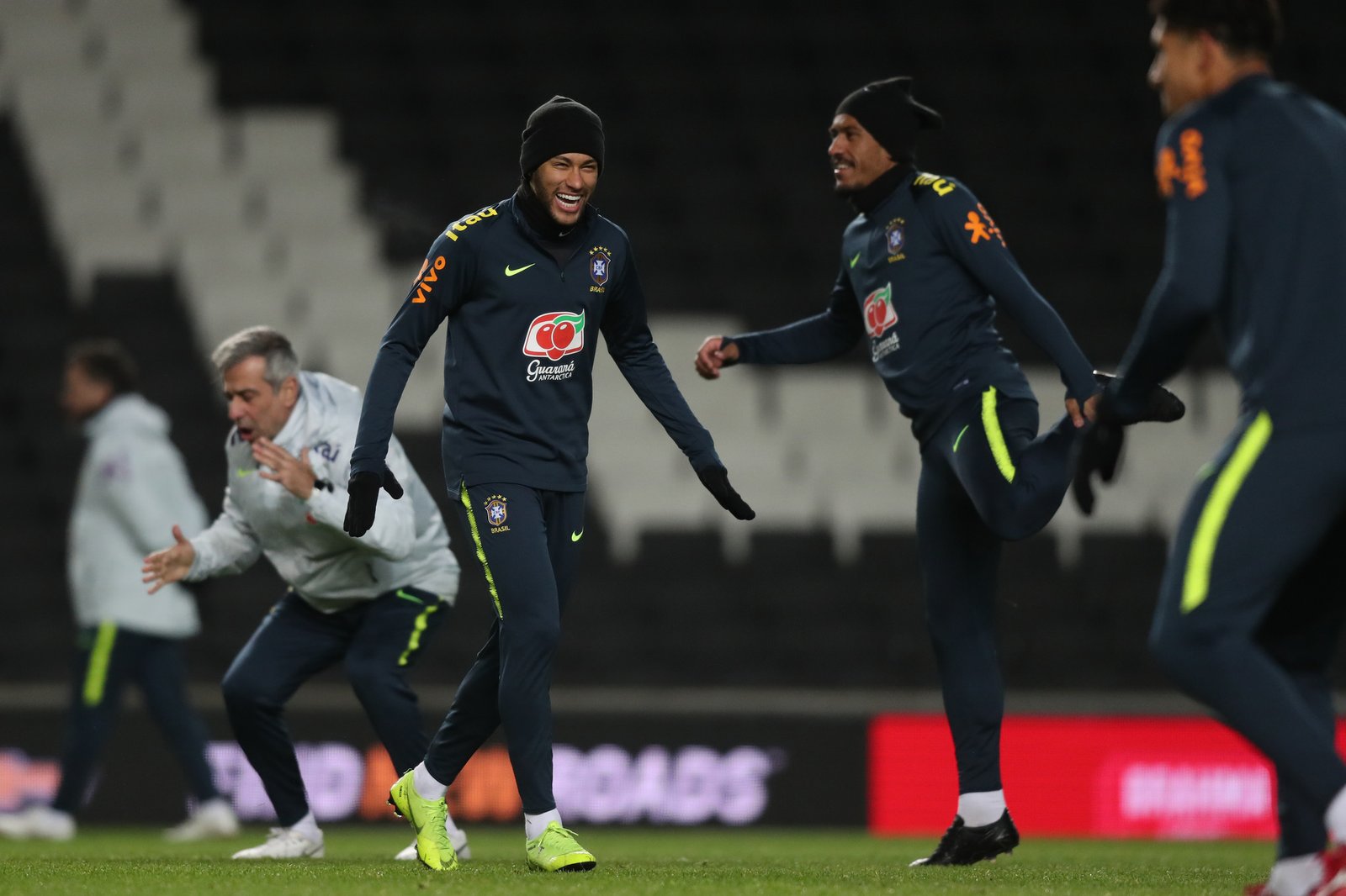 Brasil enfrenta hoje Camarões no seu último jogo amistoso deste ano
