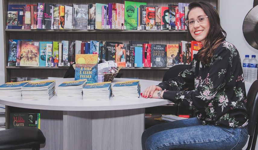 A vida é feito poesia: os versos da escritora botucatuense Fabiana Ventura