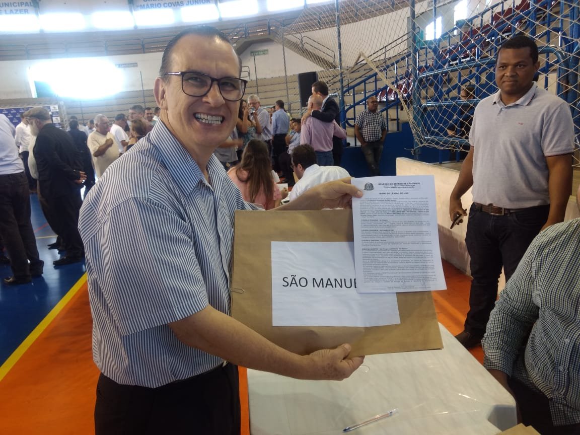 São Manuel recebe novo ônibus escolar