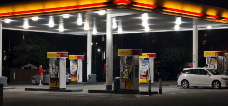 Consumo de bebida alcoólica em postos de gasolina passa a ser proibido em SP