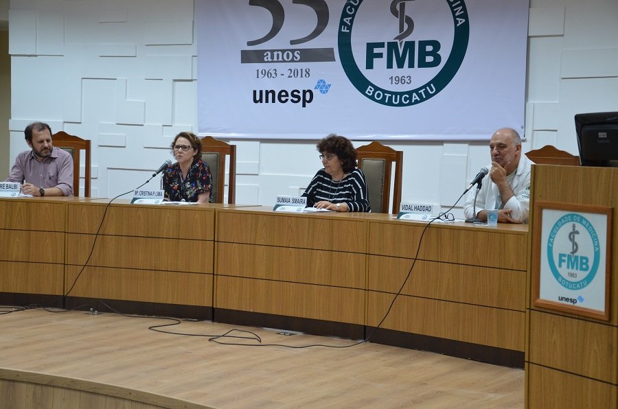 Sexto ano do curso de medicina da FMB retoma atividades