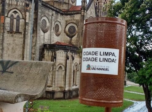 Praça do Santuário de São Manuel recebe novas lixeiras