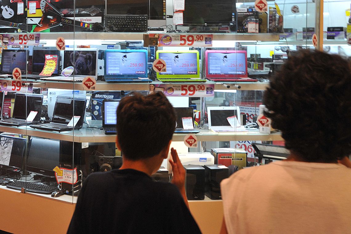 Intenção de consumo das famílias cresce 2,7% de janeiro para fevereiro