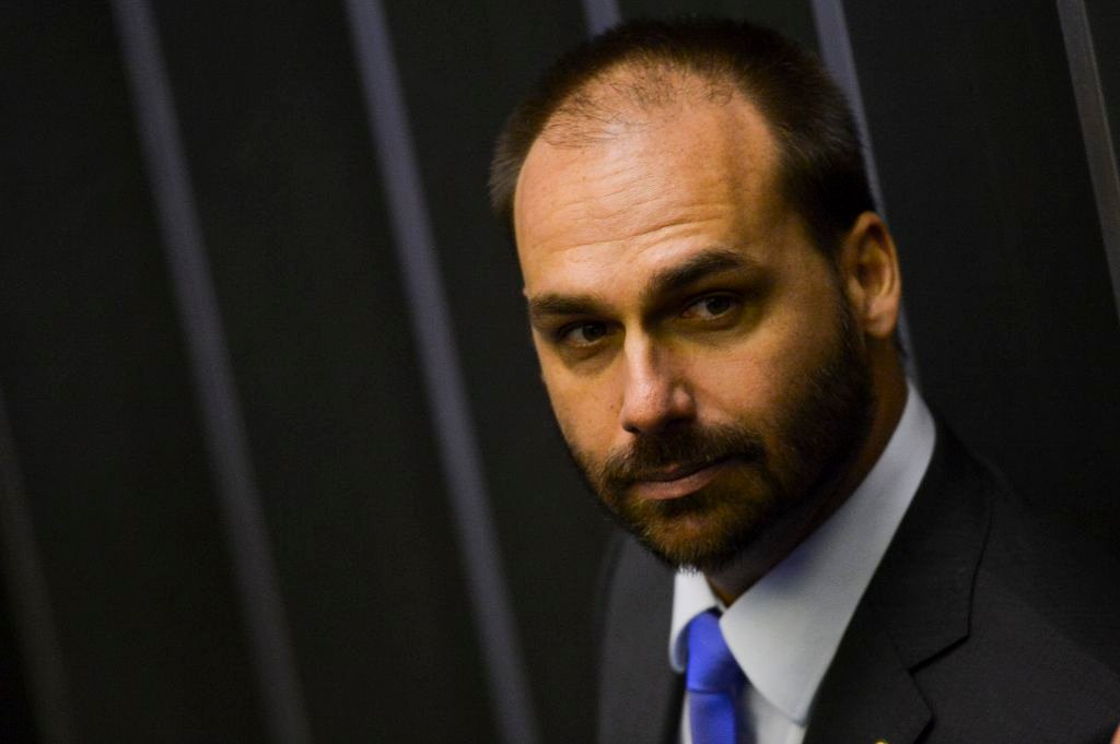 Ministro determina à PF que analise ofensas contra professores