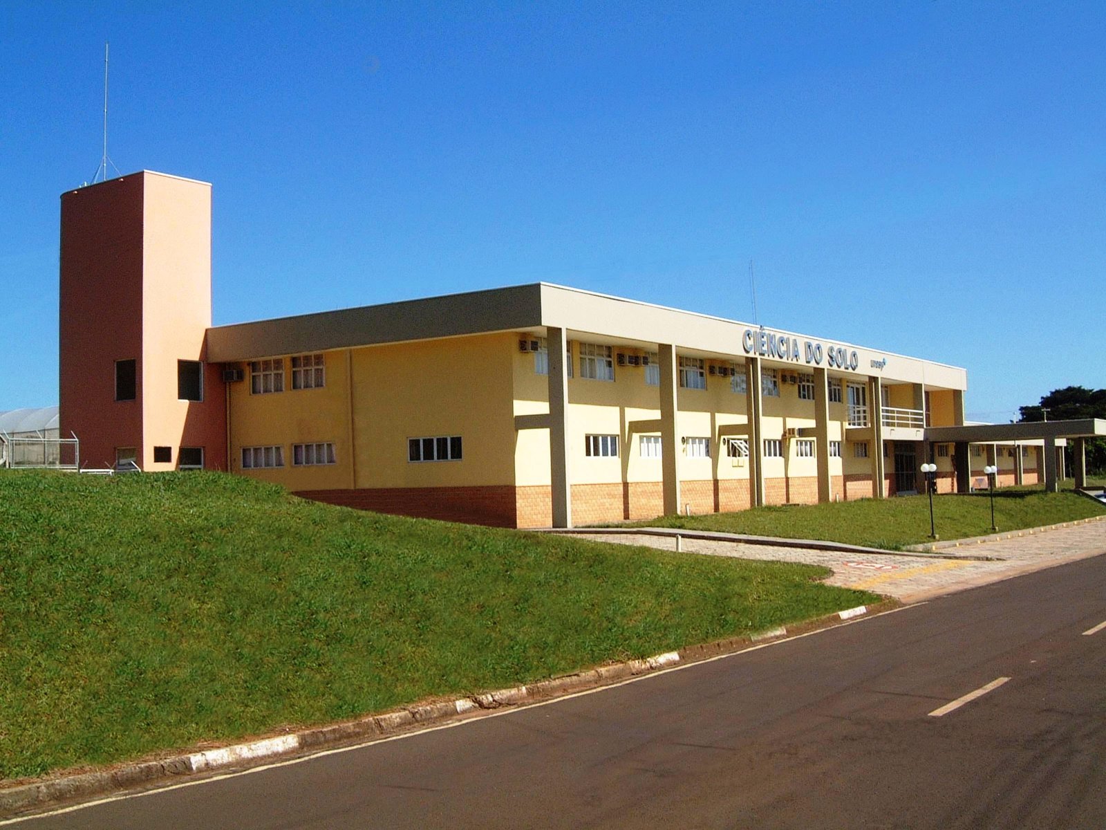 Laboratórios da Agronomia da Unesp entre os melhores do Brasil