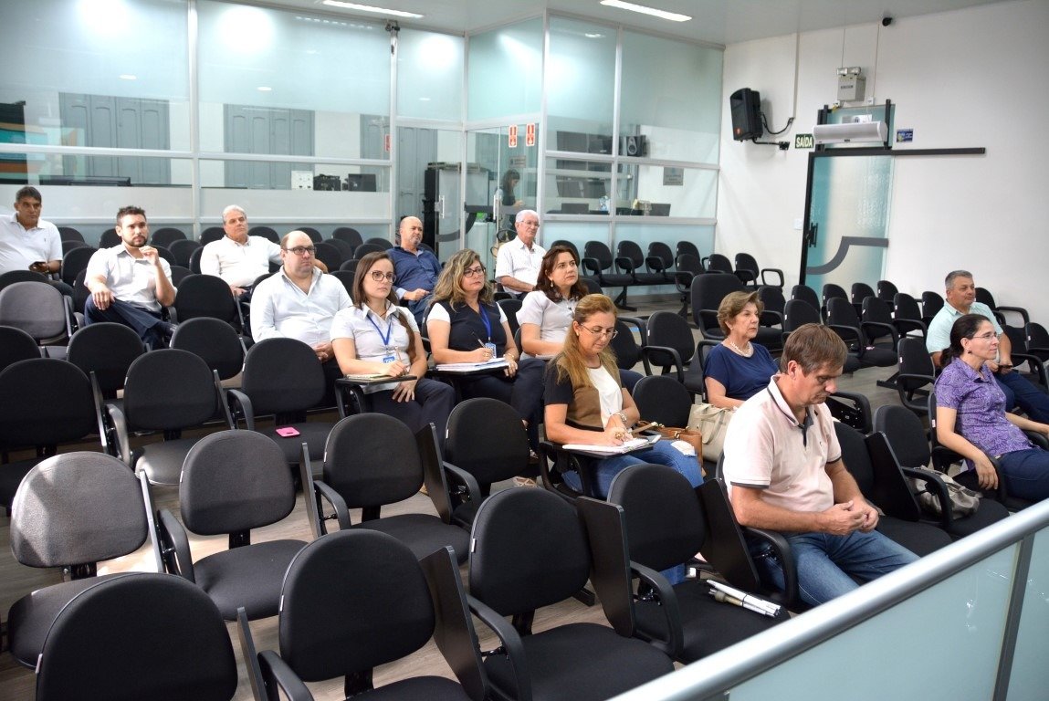 Câmara de Botucatu capacita vereadores e servidores para fiscalizar obras e contas públicas