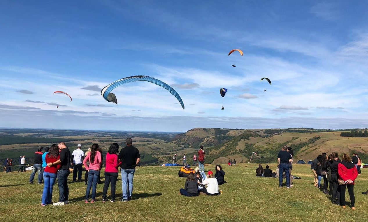 Botucatu recebe encontro de parapentes e paramotores neste fim de semana