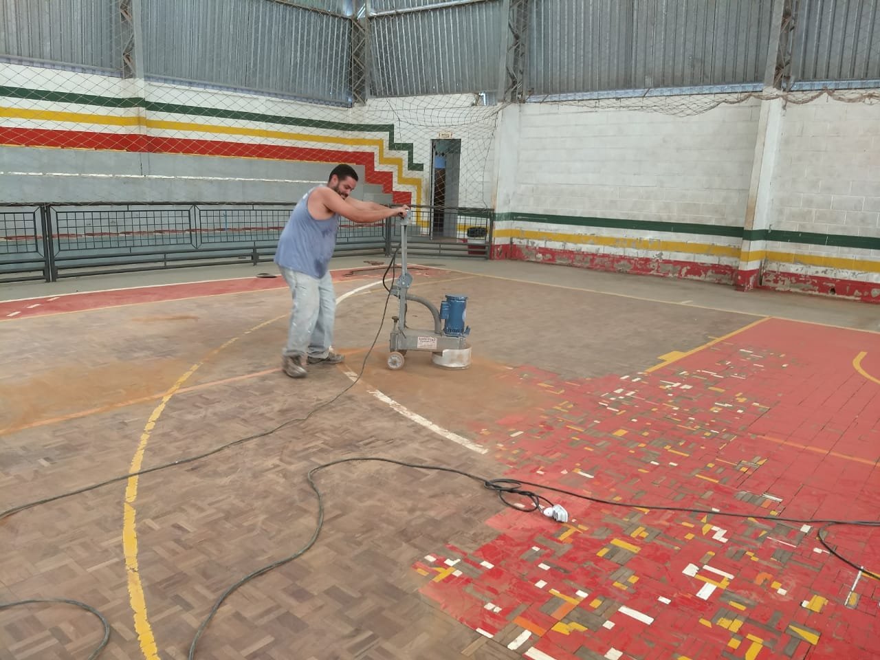 Ginásio de escola passa por reformas em São Manuel