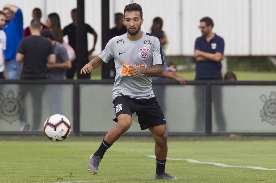 Santos e Corinthians decidem quem se junta ao São Paulo na decisão