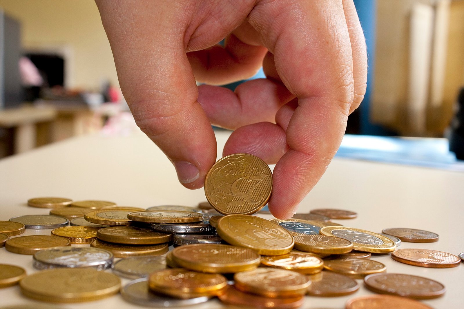 Renda dos 10% mais ricos é 14,4 vezes superior à dos 40% mais pobres
