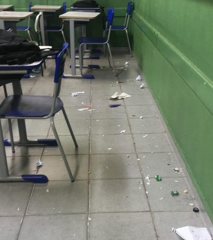 Falta de funcionários faz alunos limparem as salas de aula no Cevilla