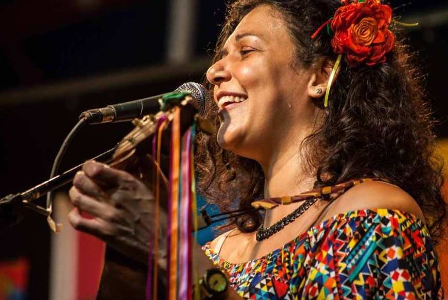 Cantora Kátya Teixeira se apresenta no Lageado nesta quinta (4)