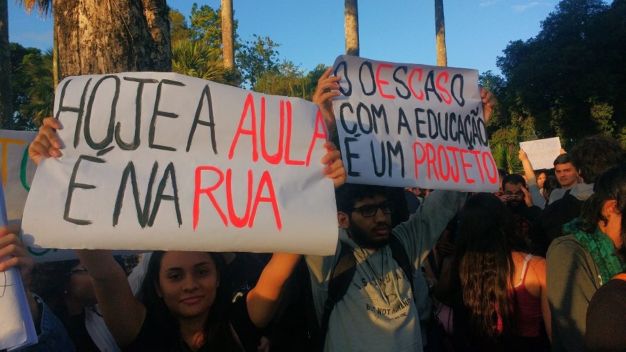 Botucatu terá mais um ato contra cortes e congelamento de verbas na Educação