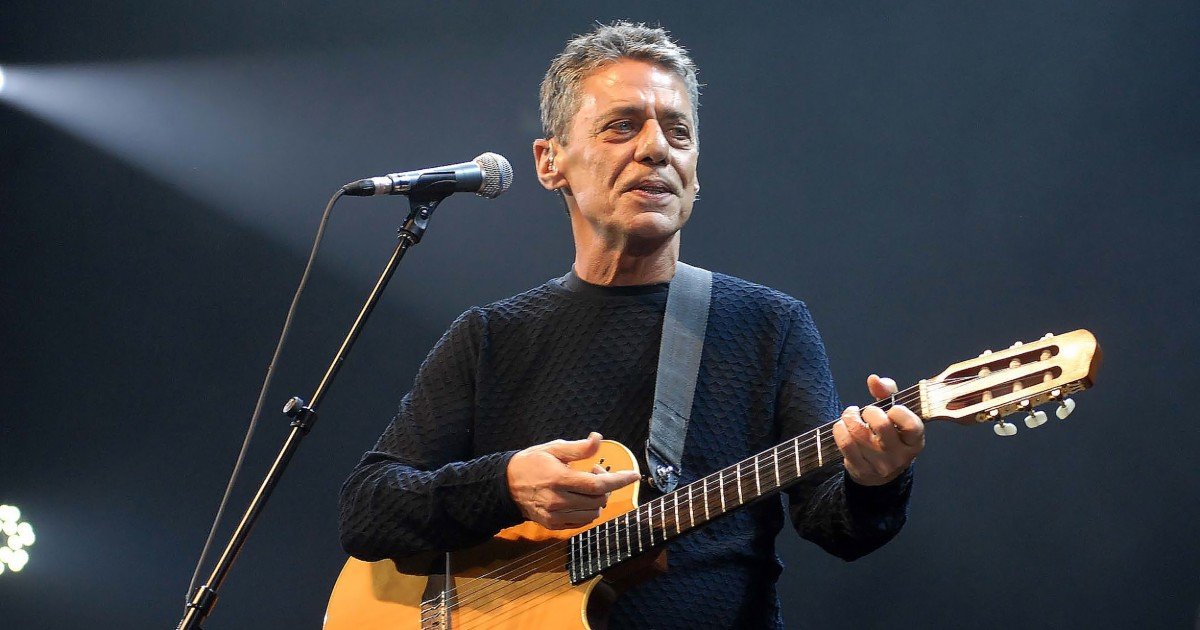 Chico Buarque recebe o Prêmio Camões pelo conjunto da obra