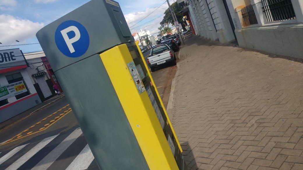Câmara Municipal aprova gratuidade de parquímetro a pessoas idosas
