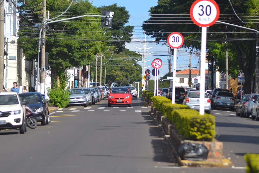 Semáforos da Avenida Santana estarão deligados para manutenção no próximo domingo, 04