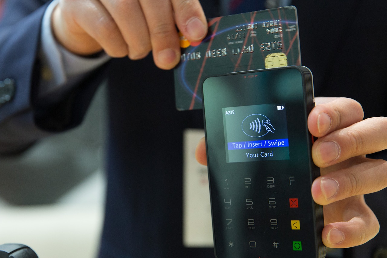 Mais de 60% dos brasileiros usam meios digitais para pagamentos
