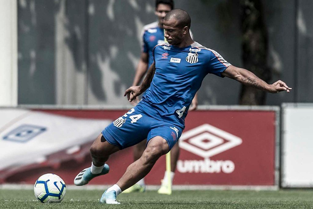 Por reação, Santos visita o Fluminense para se manter perto do líder
