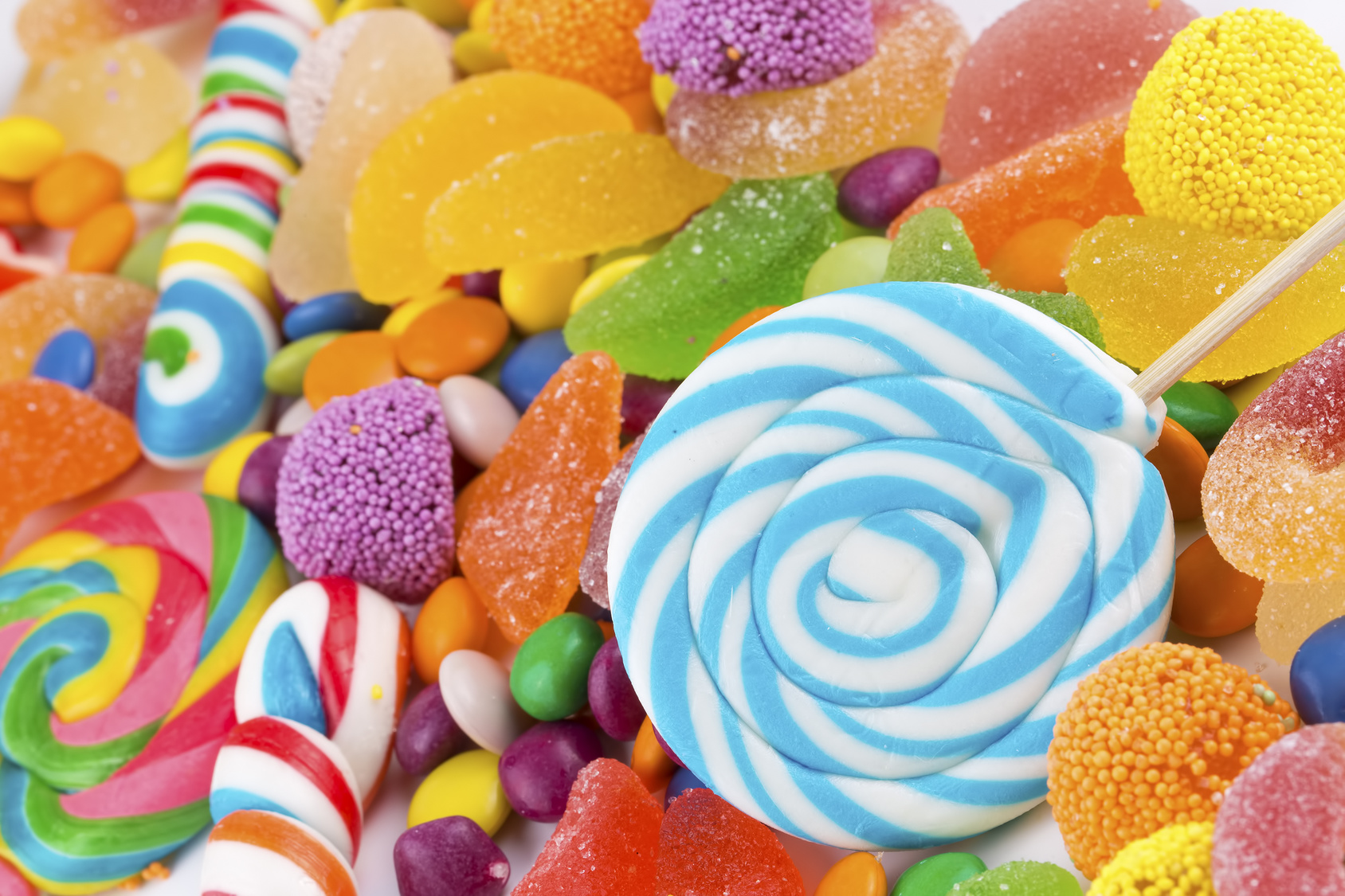 Campanha arrecada doces para crianças carentes