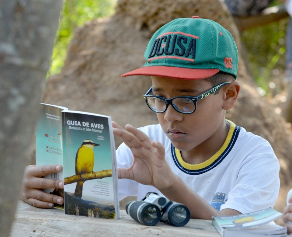 Projeto visa apreciar e catalogar pássaros no cerrado de Botucatu