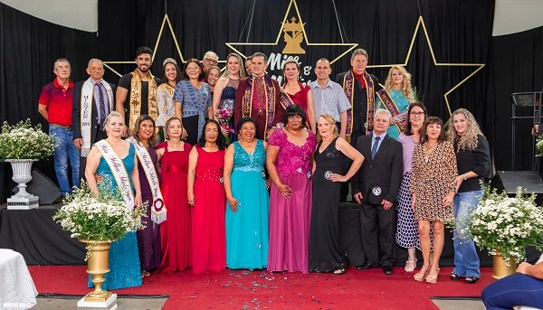 Eleitos Miss e Mister Melhor Idade 2019 em São Manuel