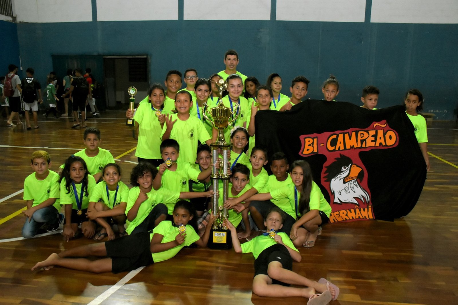 Hernani Donato é bicampeã de jogos estudantis